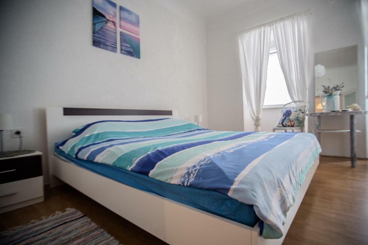 Apartment Dolores Cres Bagian luar foto
