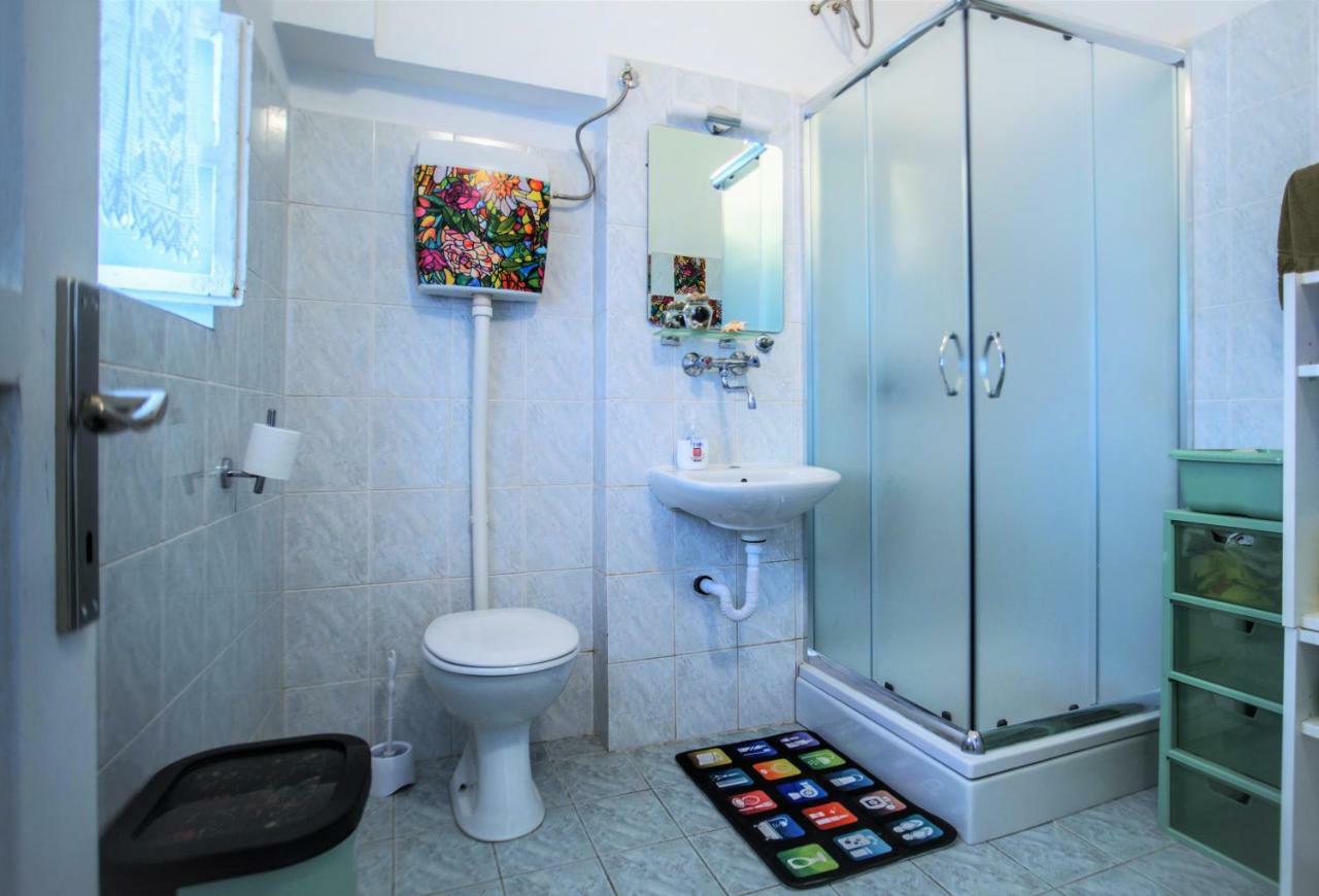 Apartment Dolores Cres Bagian luar foto